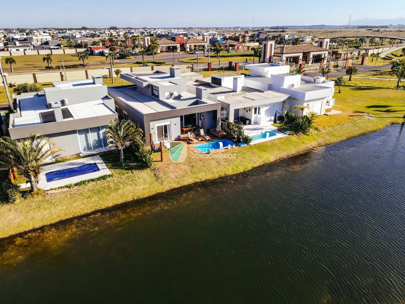 Casa 4 suítes beira lago: 63ª foto da galeria de imagens do imóvel