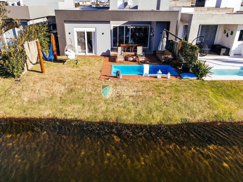 Casa 4 suítes beira lago: 64ª foto da galeria de imagens do imóvel