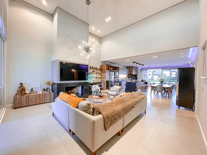 Casa 4 suítes beira lago: 50ª foto da galeria de imagens do imóvel