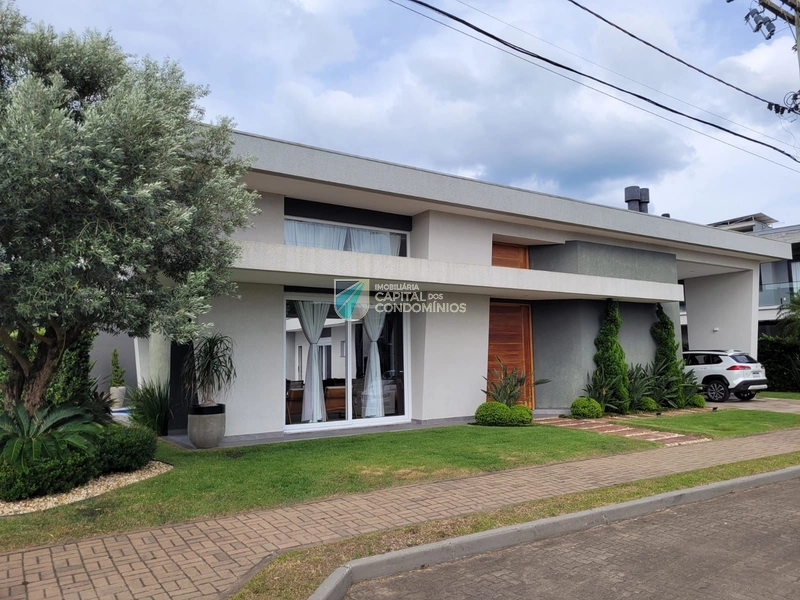 Sobrado de esquina no Sea Coast