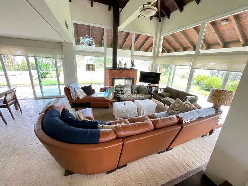 Sobrado beira lago: 3ª foto da galeria de imagens do imóvel