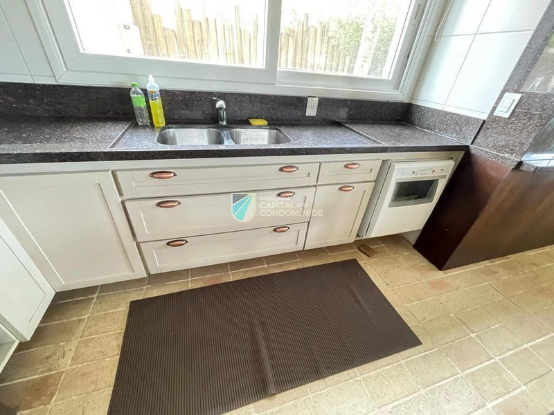 Sobrado beira lago: 25ª foto da galeria de imagens do imóvel