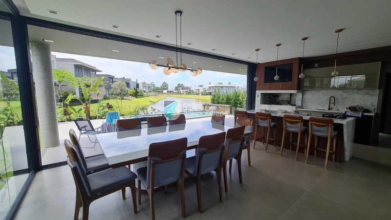 Belo sobrado beira lago no Condomínio Capão Ilhas Resort: 3ª foto da galeria de imagens do imóvel