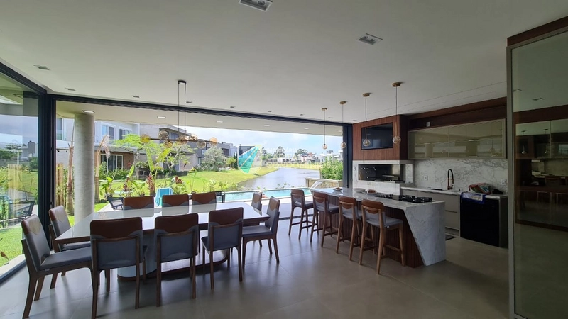 Belo sobrado beira lago no Condomínio Capão Ilhas Resort: 6ª foto da galeria de imagens do imóvel