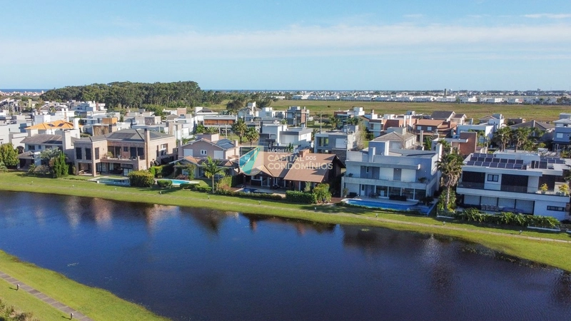 Casa beira lago no Ventura: 40ª foto da galeria de imagens do imóvel