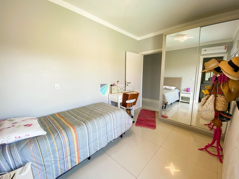 Casa térrea 3 suítes com piscina!: 24ª foto da galeria de imagens do imóvel