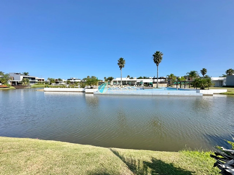 Terreno beira lago no condomínio Malibu: 6ª foto da galeria de imagens do imóvel