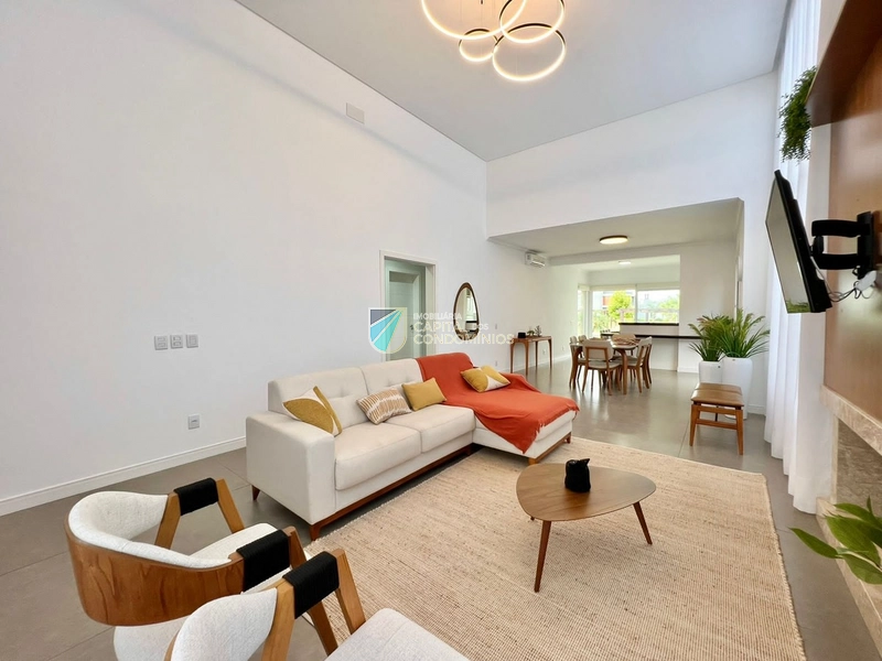 Casa mobiliada no condomínio Riviera: 3ª foto da galeria de imagens do imóvel