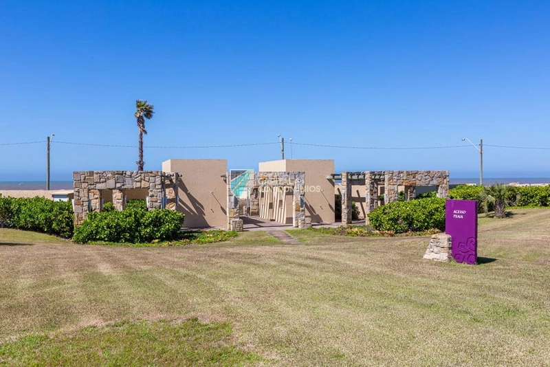 Lote em condomínio beira mar: 2ª foto da galeria de imagens do imóvel