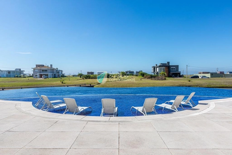 Lote em condomínio beira mar: 3ª foto da galeria de imagens do imóvel
