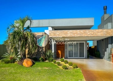 Casa térrea com piscina: 1ª foto da galeria de imagens do imóvel
