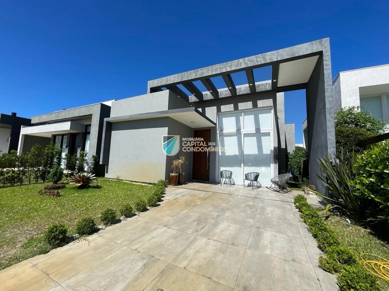 Casa com piscina no Riviera: 2ª foto da galeria de imagens do imóvel