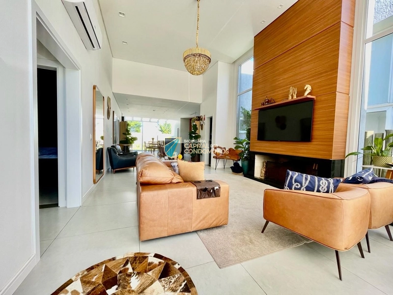 Casa com piscina no Riviera: 4ª foto da galeria de imagens do imóvel
