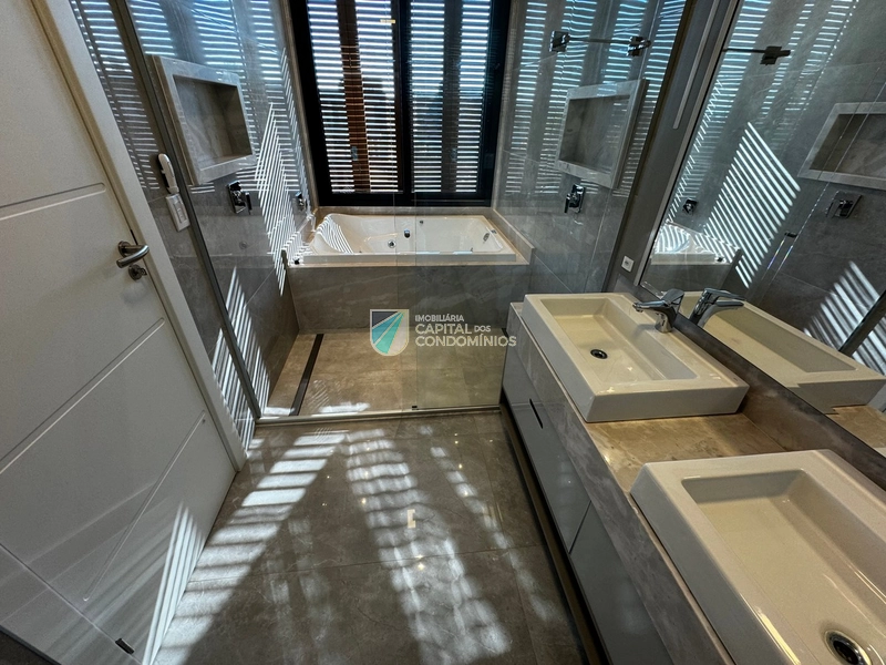 Sobrado esquina beira lago: 33ª foto da galeria de imagens do imóvel