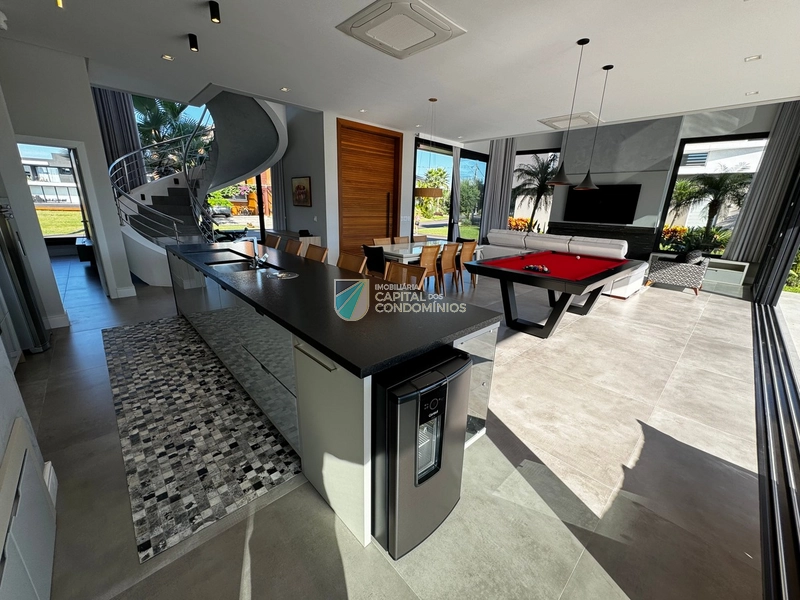 Sobrado esquina beira lago: 24ª foto da galeria de imagens do imóvel