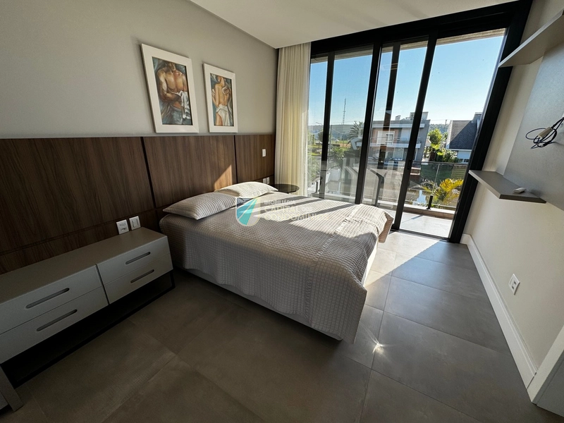 Sobrado esquina beira lago: 31ª foto da galeria de imagens do imóvel