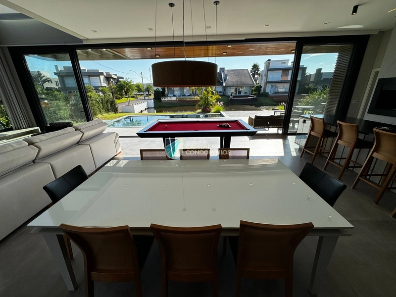 Sobrado esquina beira lago: 8ª foto da galeria de imagens do imóvel