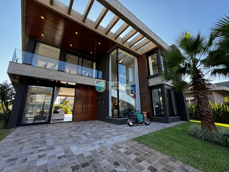 Sobrado esquina beira lago: 5ª foto da galeria de imagens do imóvel