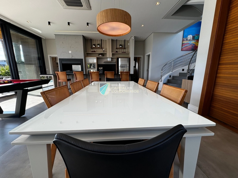 Sobrado esquina beira lago: 9ª foto da galeria de imagens do imóvel