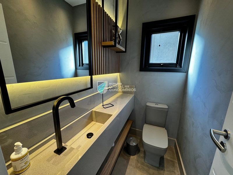 Sobrado esquina beira lago: 25ª foto da galeria de imagens do imóvel