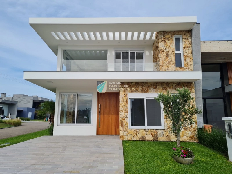 Sobrado novo de esquina