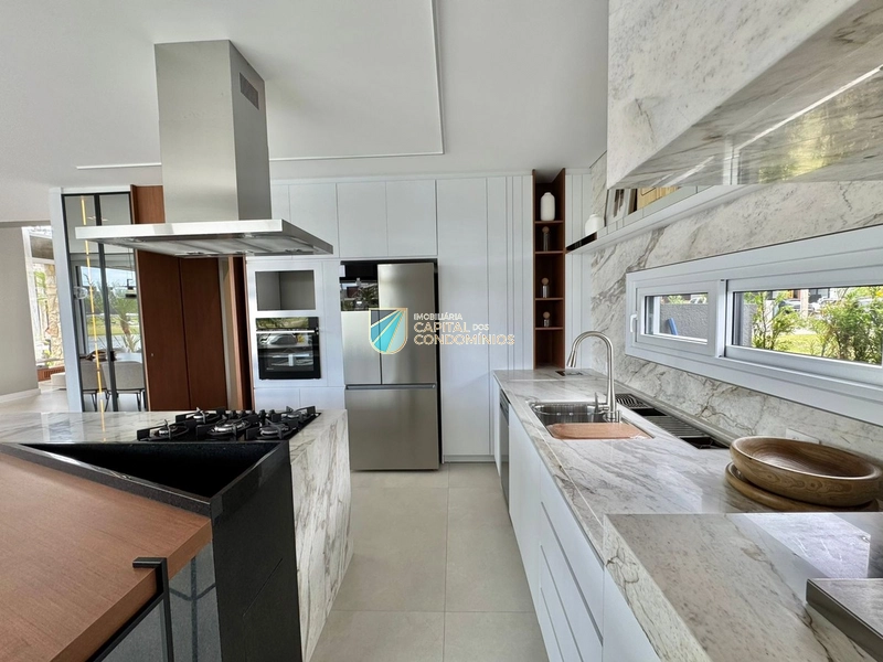 Lindo sobrado beira lago: 10ª foto da galeria de imagens do imóvel