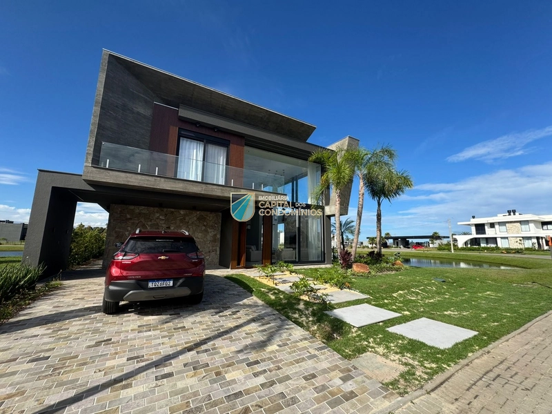 Lindo sobrado beira lago: 2ª foto da galeria de imagens do imóvel