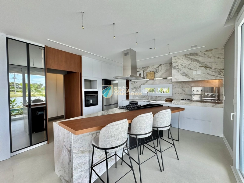 Lindo sobrado beira lago: 14ª foto da galeria de imagens do imóvel