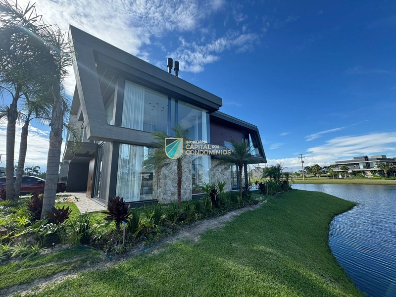 Lindo sobrado beira lago: 4ª foto da galeria de imagens do imóvel