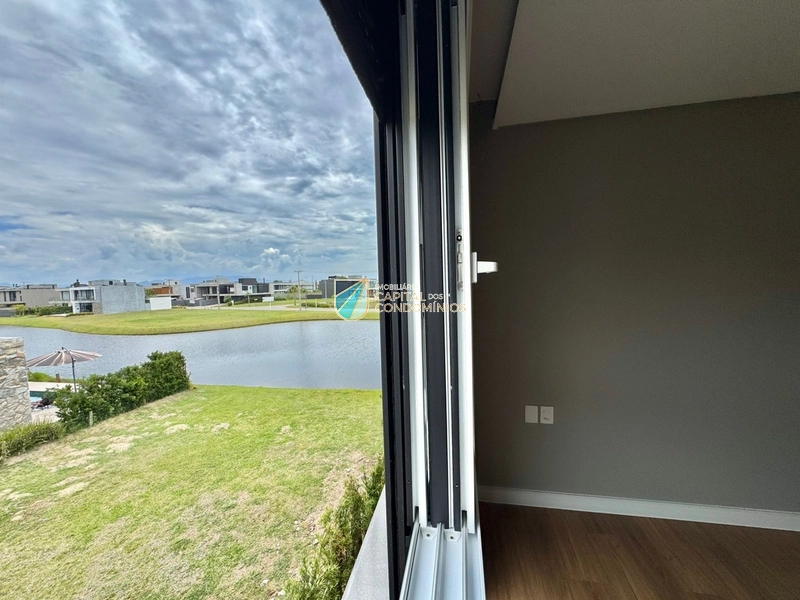 Lindo sobrado beira lago: 23ª foto da galeria de imagens do imóvel