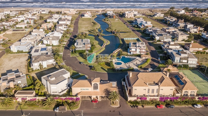 Terreno beira lago diferenciado no condomínio Playa Vista: 1ª foto da galeria de imagens do imóvel