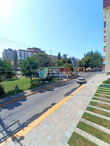 Frente para Praça Flávio Boianovski: 8ª foto da galeria de imagens do imóvel