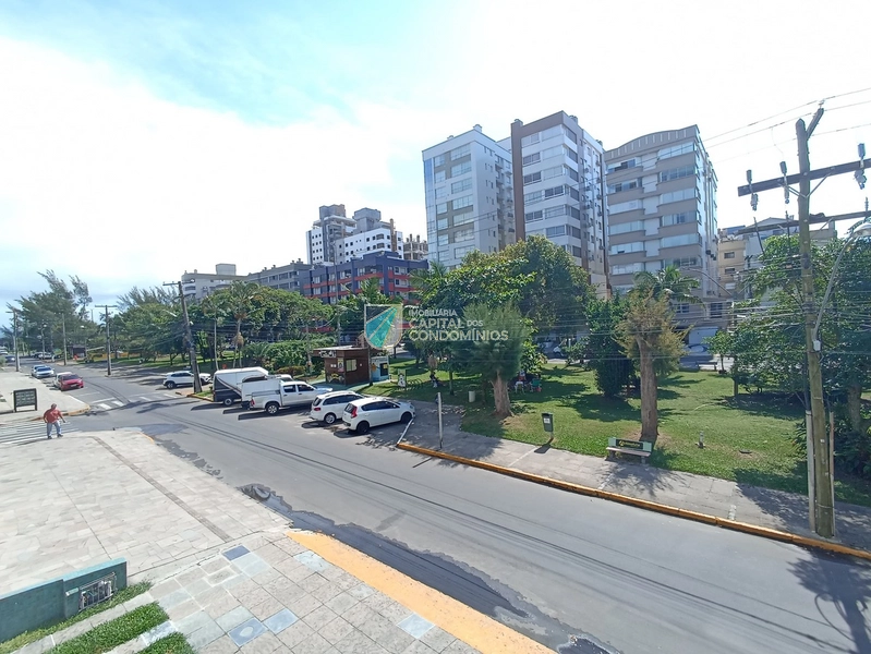 Frente para Praça Flávio Boianovski: 34ª foto da galeria de imagens do imóvel