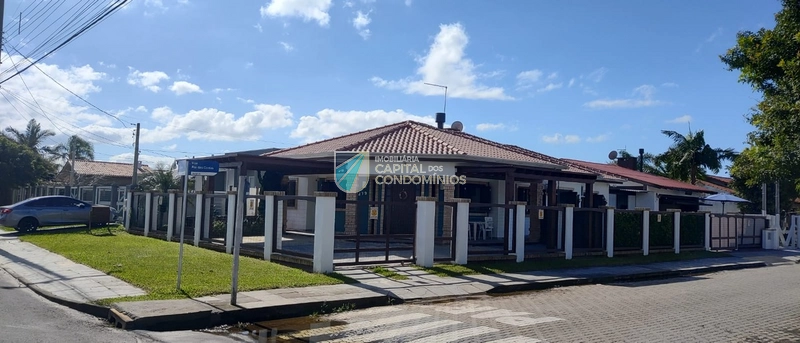 Casa no centro: 1ª foto da galeria de imagens do imóvel
