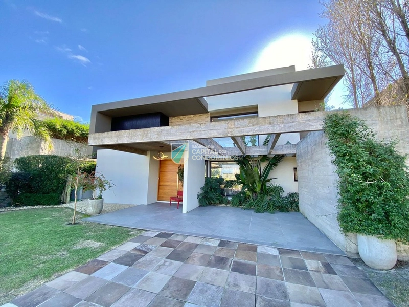 Sobrado no Condomínio Villaggio: 2ª foto da galeria de imagens do imóvel