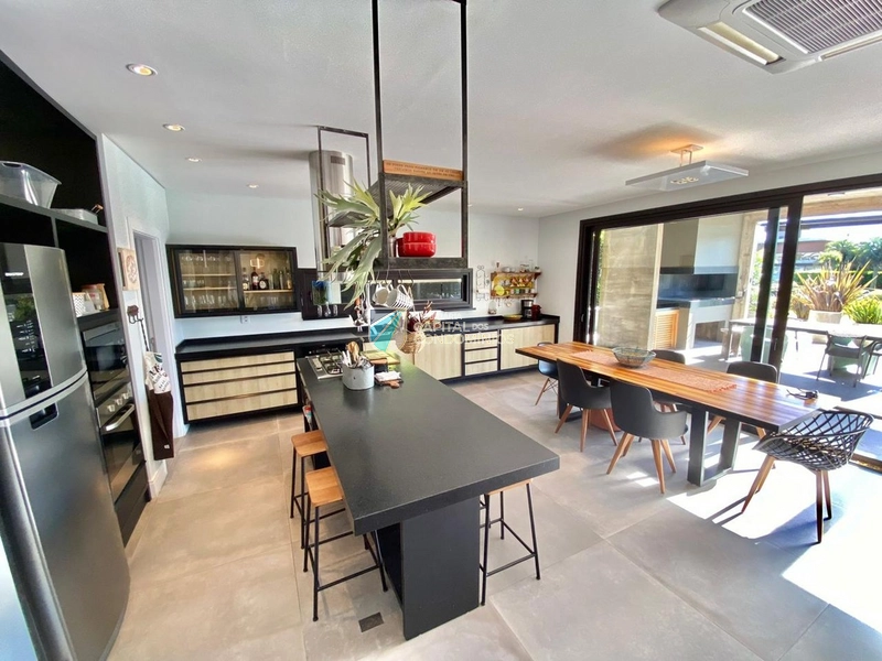 Sobrado no Condomínio Villaggio: 7ª foto da galeria de imagens do imóvel