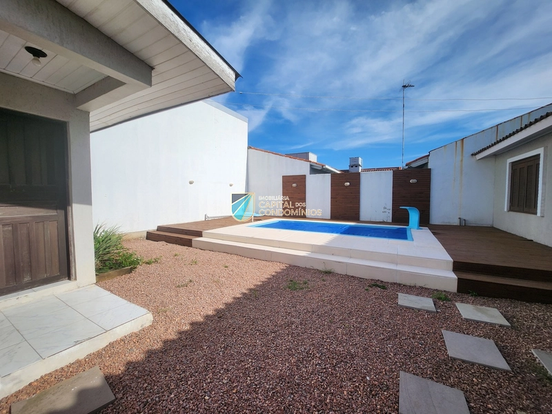 Casa com piscina: 5ª foto da galeria de imagens do imóvel