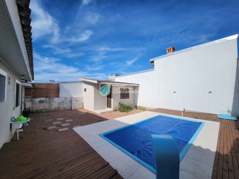 Casa com piscina: 21ª foto da galeria de imagens do imóvel