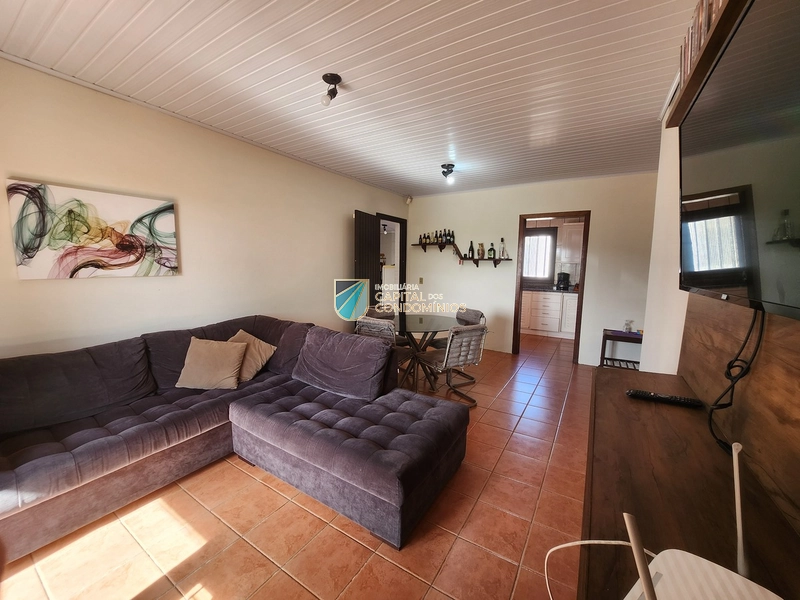 Casa com piscina: 6ª foto da galeria de imagens do imóvel