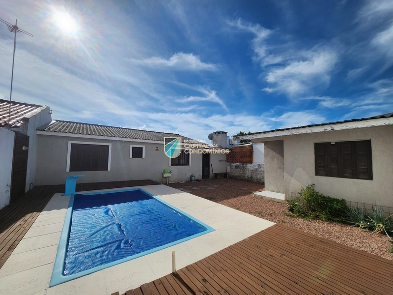 Casa com piscina: 4ª foto da galeria de imagens do imóvel