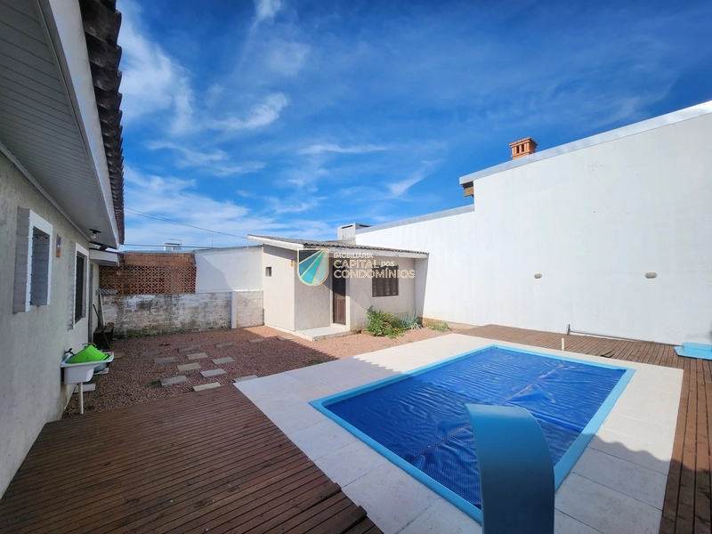Casa com piscina: 20ª foto da galeria de imagens do imóvel
