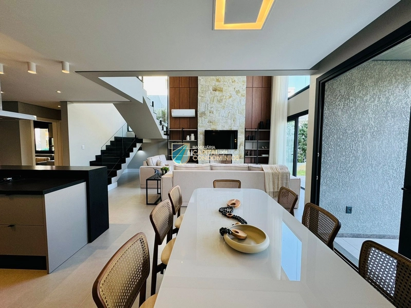 Belo sobrado mobiliado no condomínio Acqualina em Xangri-lá.: 12ª foto da galeria de imagens do imóvel