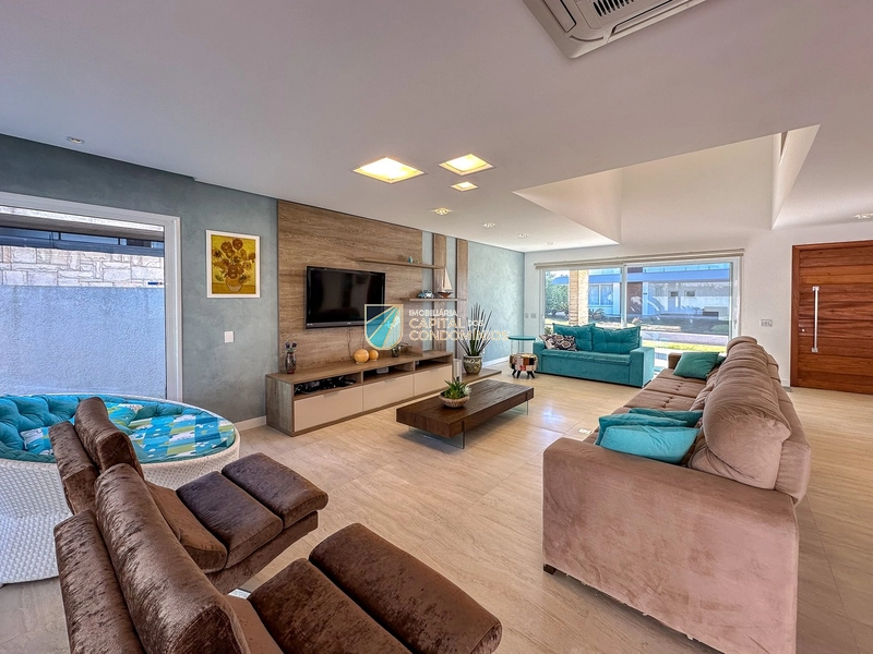 Sobrado em condomínio beira mar: 5ª foto da galeria de imagens do imóvel