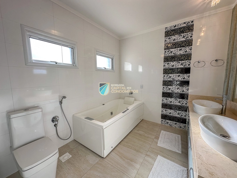 Sobrado em condomínio beira mar: 27ª foto da galeria de imagens do imóvel