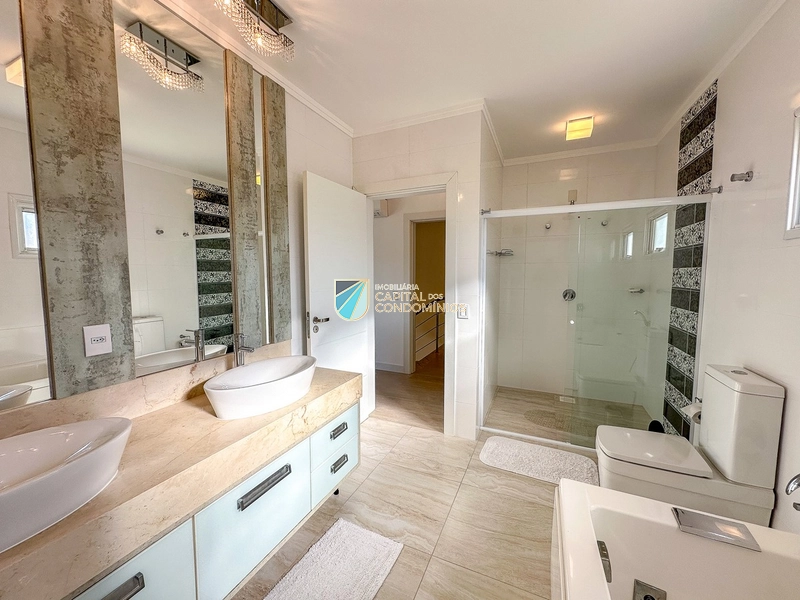 Sobrado em condomínio beira mar: 28ª foto da galeria de imagens do imóvel