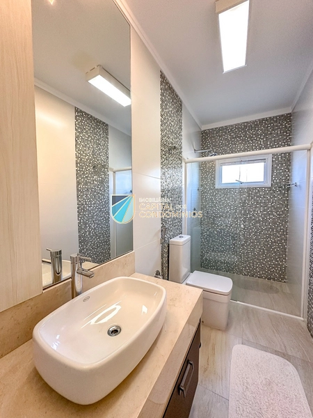 Sobrado em condomínio beira mar: 31ª foto da galeria de imagens do imóvel