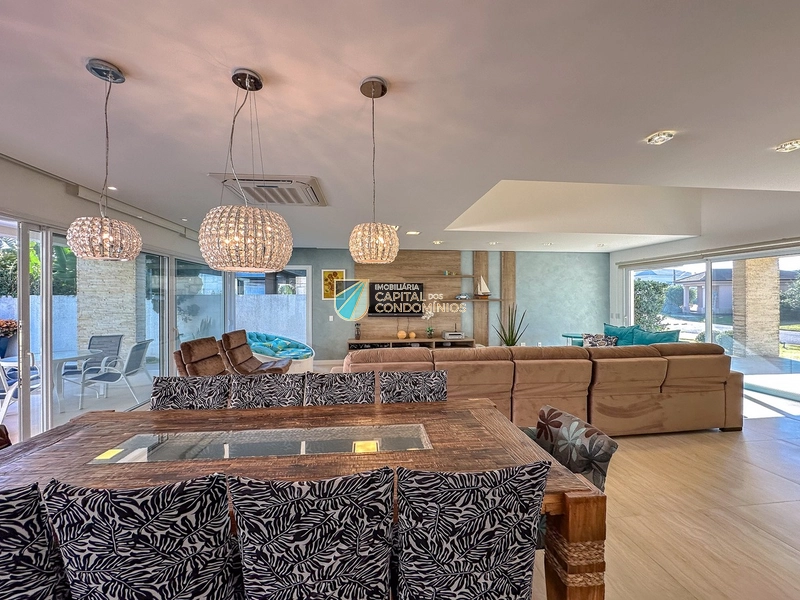 Sobrado em condomínio beira mar: 12ª foto da galeria de imagens do imóvel