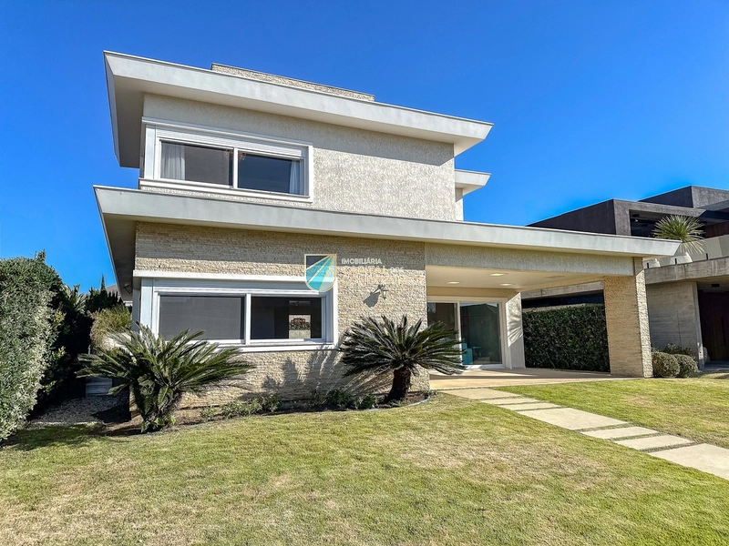 Sobrado em condomínio beira mar: 2ª foto da galeria de imagens do imóvel