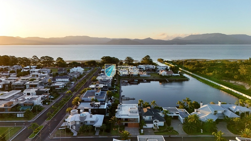 Vista espetacular para a marina e pôr do sol: 88ª foto da galeria de imagens do imóvel