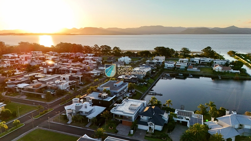 Vista espetacular para a marina e pôr do sol: 79ª foto da galeria de imagens do imóvel